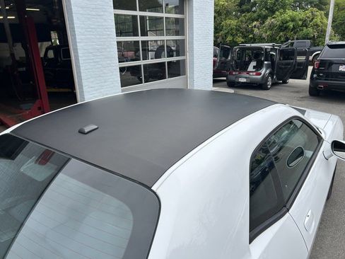 Used 2016 Dodge Challenger SXT RWD image 10