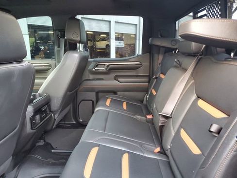 Used 2023 GMC Sierra 1500 AT4 w/ AT4 Premium Package image 11