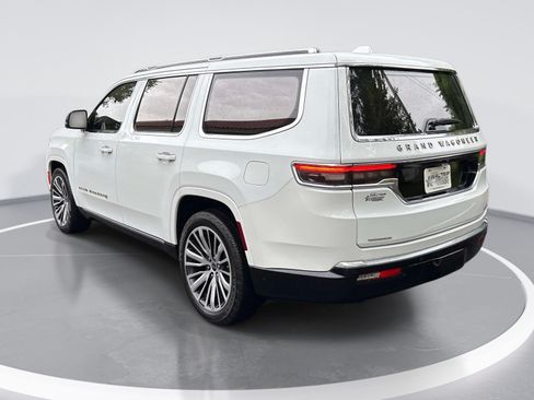 Used 2023 Jeep Grand Wagoneer Series III AWD/4WD image 6
