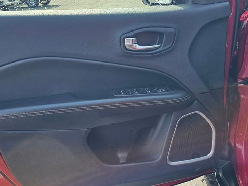 Used 2018 Jeep Compass Limited image 9