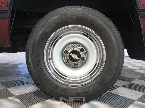 Used 1988 Chevrolet Silverado 2500 2WD Regular Cab image 22
