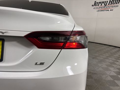 Used 2021 Toyota Camry LE image 32