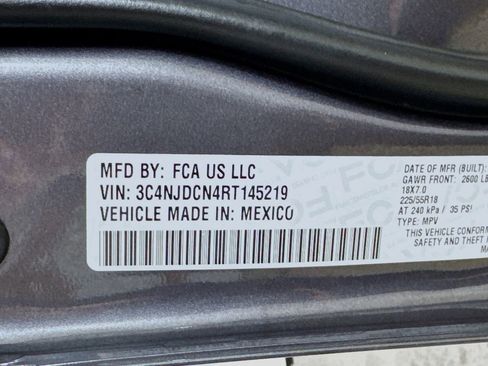 Certified 2024 Jeep Compass Limited image 23