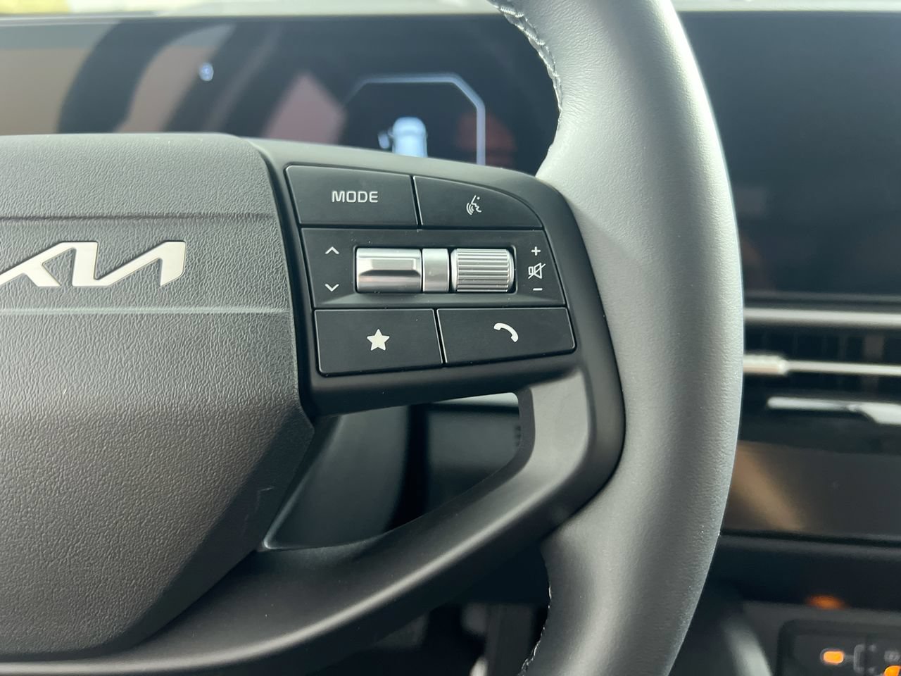 New 2026 Kia Sportage SX FWD image 19