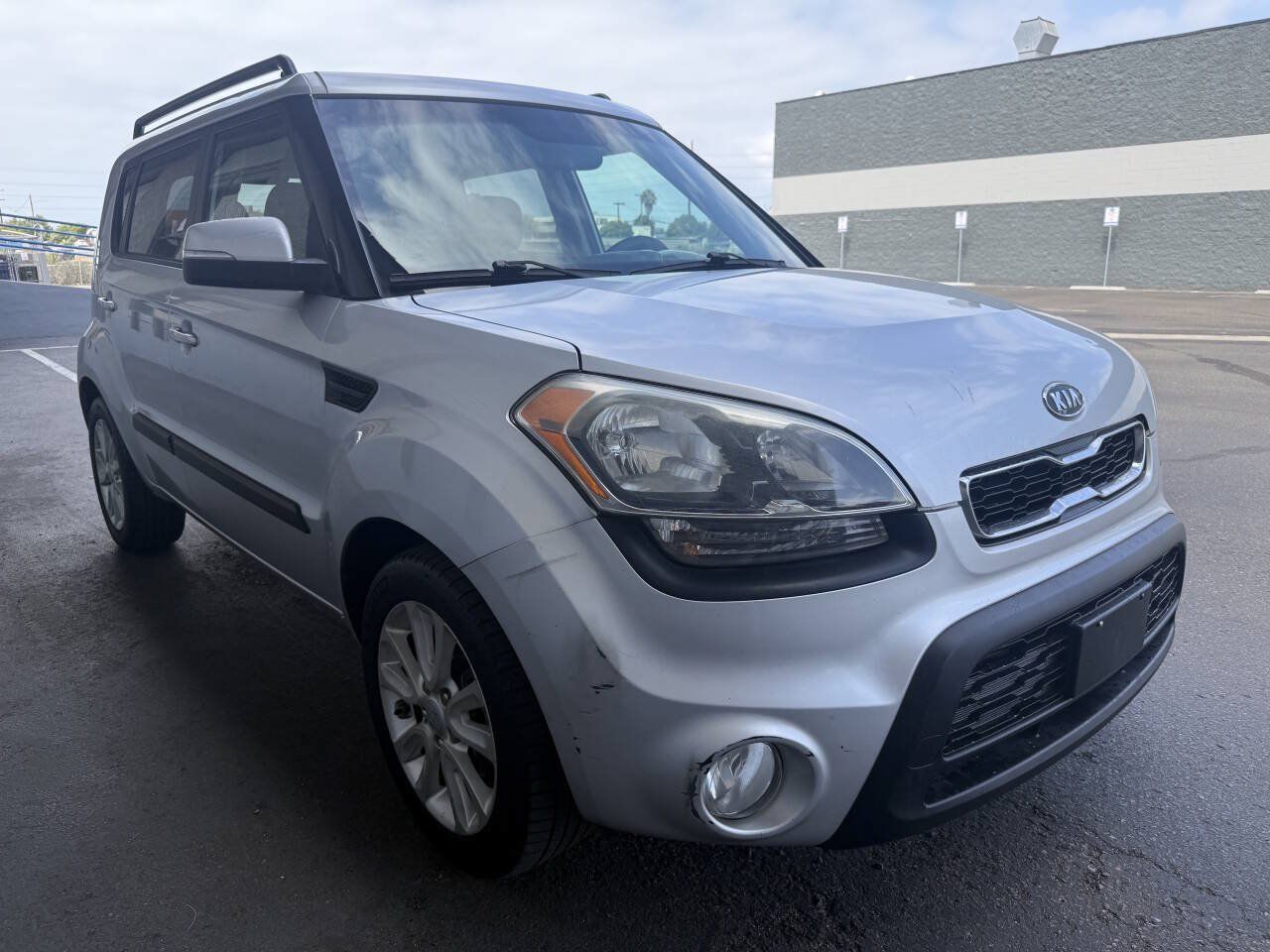 Used 2012 Kia Soul + w/ Audio Pkg FWD image 2