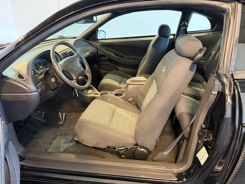 Used 2001 Ford Mustang GT RWD image 10