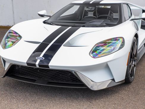 Used 2017 Ford GT RWD image 21