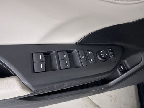 Used 2022 Honda Insight Touring image 11