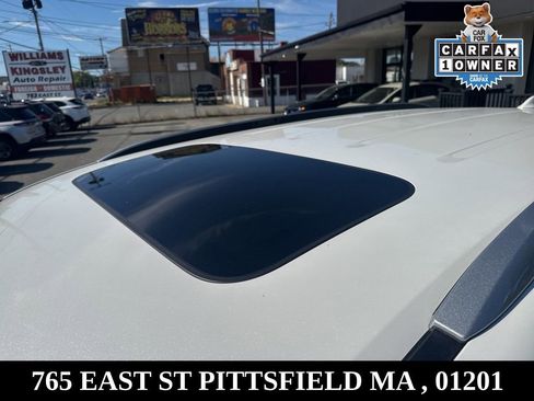 Used 2022 Honda Pilot Touring image 11