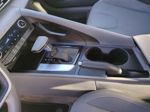 Used 2022 Hyundai Elantra SEL image 14