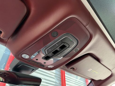 Used 2021 Bentley Bentayga V8 w/ First Edition Specification image 34