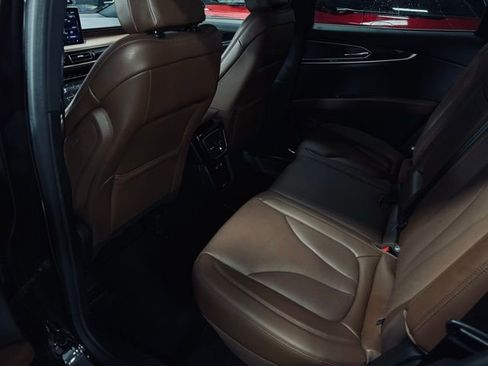 Used 2022 Lincoln Nautilus Reserve image 23