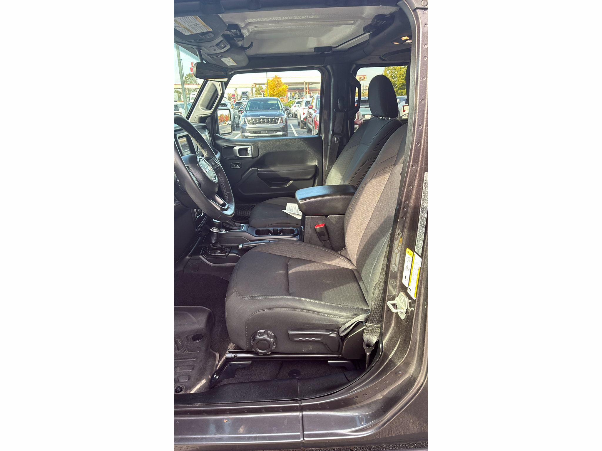 Used 2019 Jeep Wrangler Unlimited Sport S AWD/4WD image 11