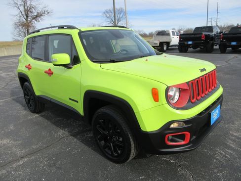 Used 2018 Jeep Renegade Altitude image 7