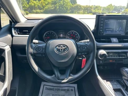 Used 2021 Toyota RAV4 LE FWD image 12