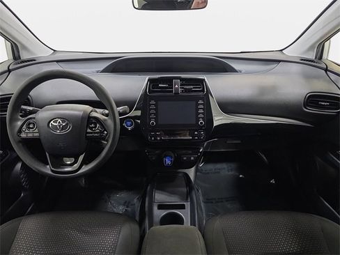 Used 2020 Toyota Prius LE image 10
