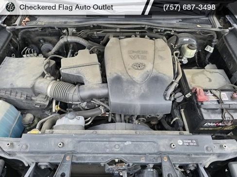 Used 2016 Toyota Tacoma TRD Sport image 15