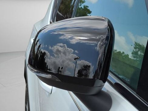 New 2026 Volvo XC40 B5 Plus w/ Protection Package Premier AWD/4WD image 27