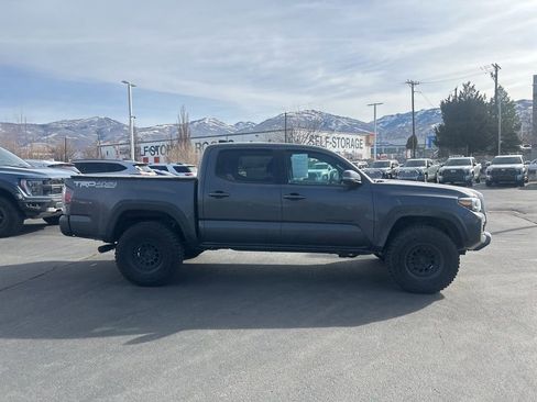 Used 2023 Toyota Tacoma TRD Off-Road w/ TRD Premium Off Road Package image 3