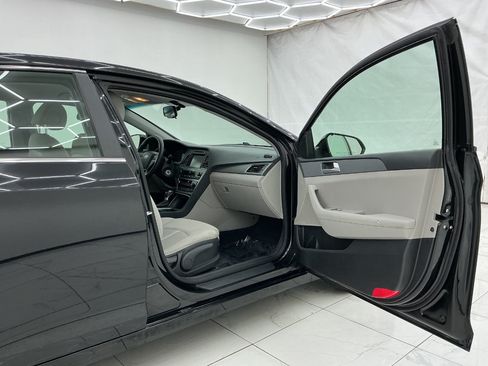 Used 2017 Hyundai Sonata SE FWD image 17
