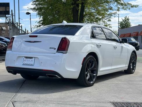Used 2022 Chrysler 300 S RWD image 5