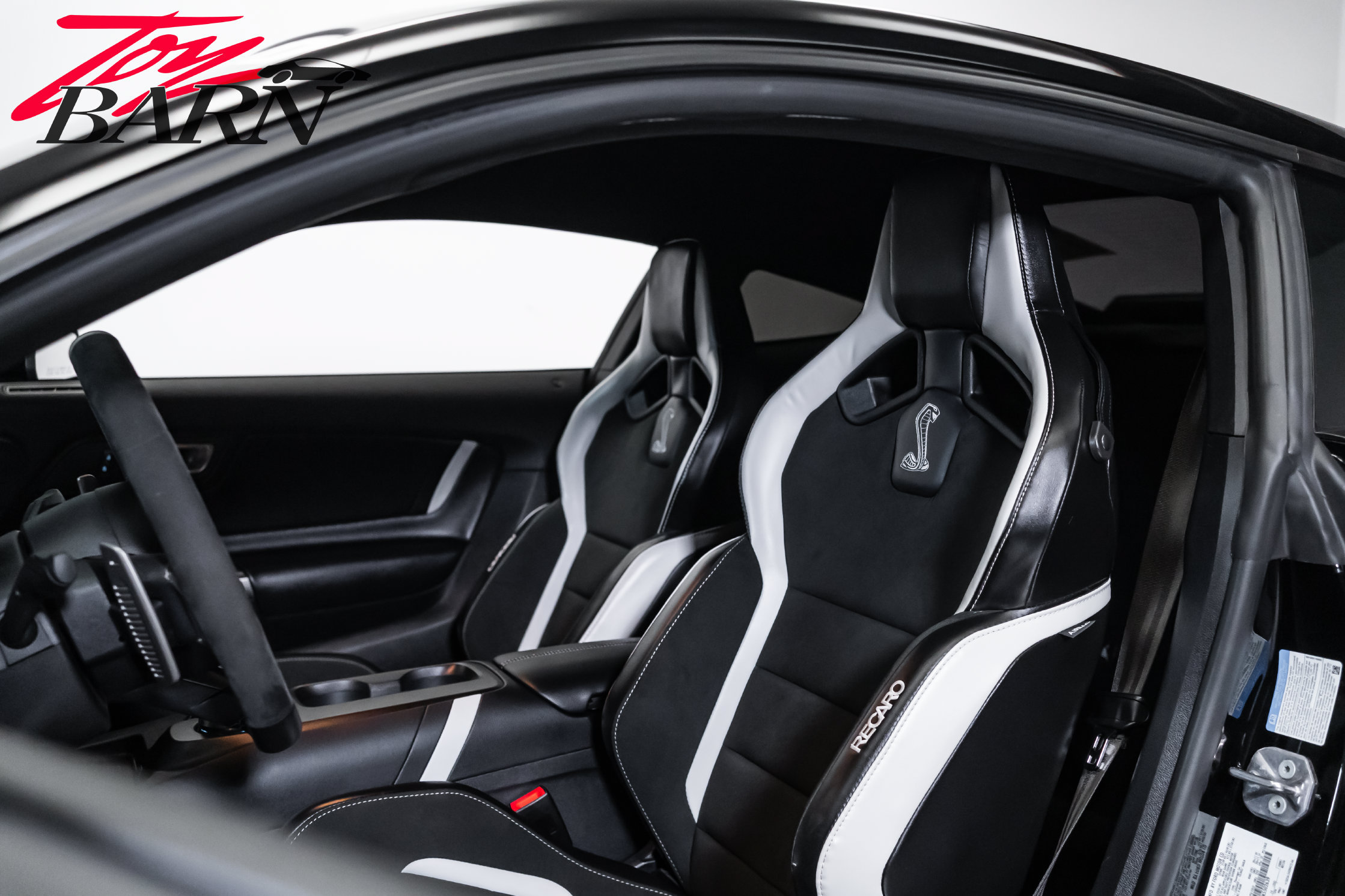 Used 2021 Ford Mustang Shelby GT500 w/ Carbon Fiber Track Pack RWD image 27