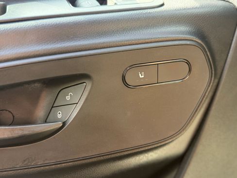 Used 2025 Mercedes-Benz Sprinter 2500 image 21