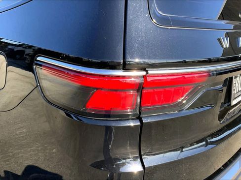 Used 2022 Jeep Wagoneer Series II image 23