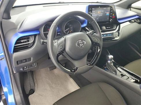 Used 2020 Toyota C-HR XLE image 18