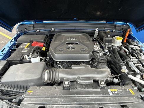 Used 2023 Jeep Wrangler Unlimited Sahara w/ Cold Weather Group image 18