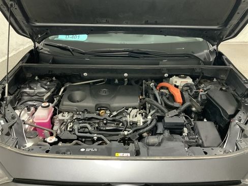 Used 2021 Toyota RAV4 LE AWD/4WD image 9