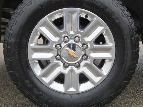 Used 2024 Chevrolet Silverado 2500 High Country w/ High Country Premium Package image 30