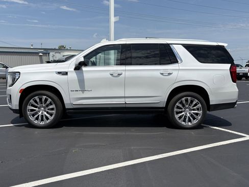 Used 2024 GMC Yukon Denali AWD/4WD image 2