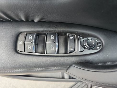 Used 2022 Nissan Armada SL w/ Captain's Chairs Package AWD/4WD image 34