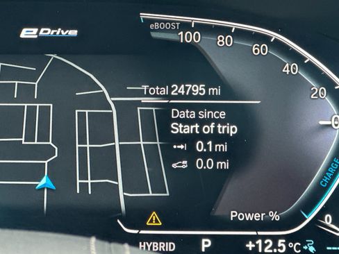 Used 2023 BMW 530e w/ Convenience Package image 27