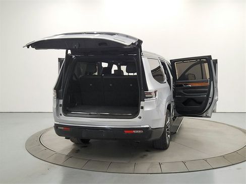 Used 2022 Jeep Grand Wagoneer Series III w/ Rear Seat Video Group 1 image 14