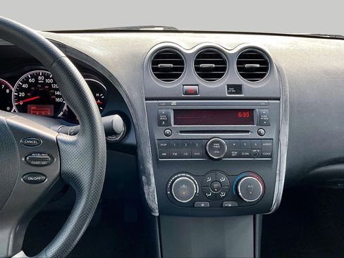 Used 2010 Nissan Altima 2.5 S FWD image 6