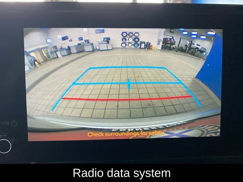 Used 2025 Toyota Corolla LE image 3