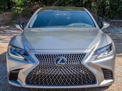 Used 2018 Lexus LS 500 w/ Luxury Package RWD image 8