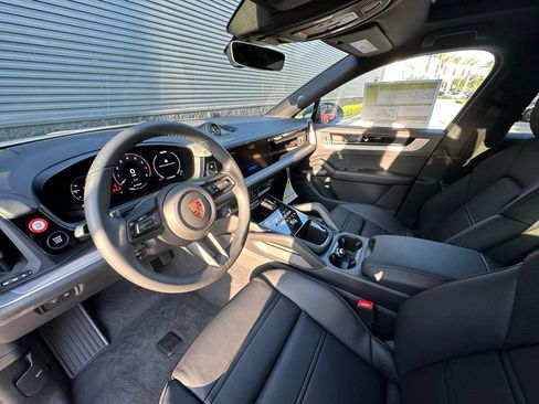 Certified 2026 Porsche Cayenne E-Hybrid Coupe AWD/4WD image 4