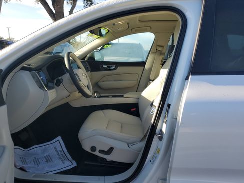 Used 2024 Volvo XC60 B5 Core image 20