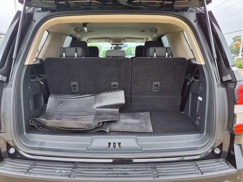 Used 2024 Ford Expedition XLT RWD image 12