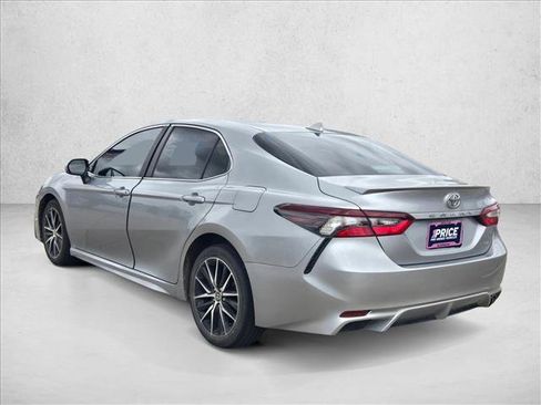 Used 2024 Toyota Camry SE FWD image 7