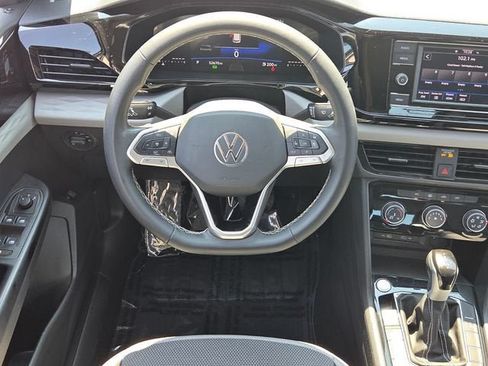 Used 2024 Volkswagen Taos S FWD image 12
