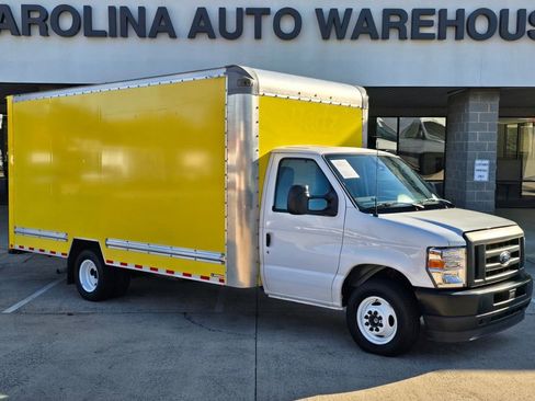Used 2024 Ford E-350 and Econoline 350 Super Duty w/ Driver's Safety Package image 2