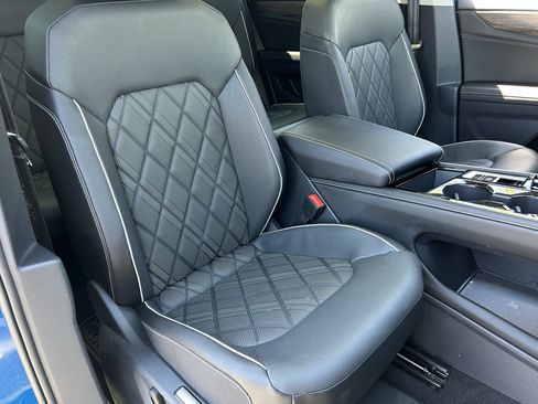 Certified 2026 Volkswagen Atlas SEL Premium R-Line AWD/4WD image 8