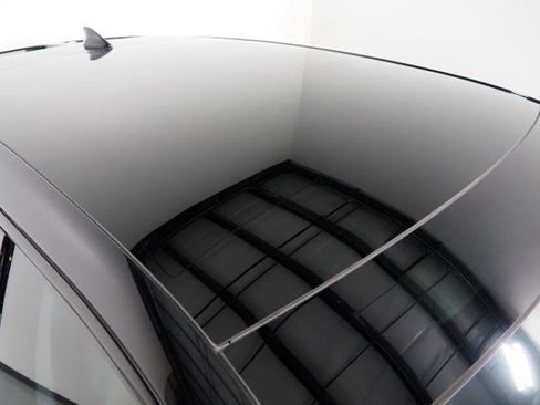 Used 2024 Hyundai Ioniq 5 Limited image 4