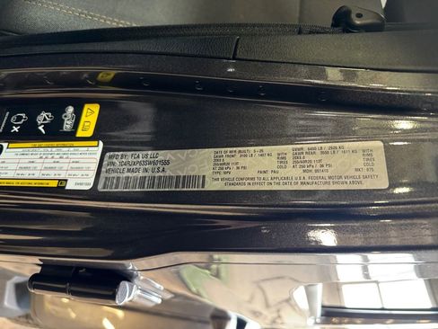 Used 2025 Jeep Wrangler Unlimited Sahara image 31