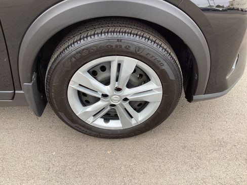 Used 2024 Nissan Kicks S image 22