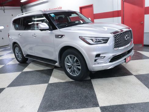 Used 2023 INFINITI QX80 Luxe w/ Cargo Package RWD image 3
